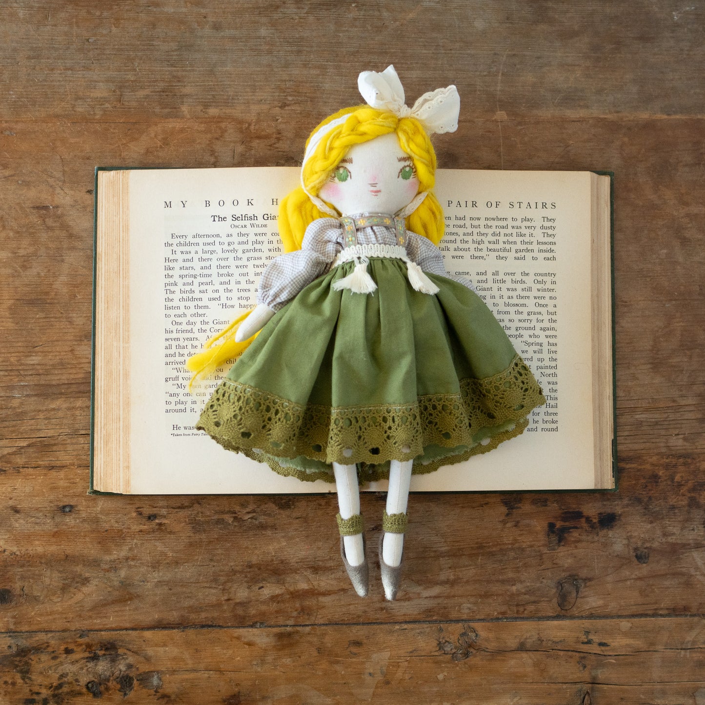 elsa fairytale girl
