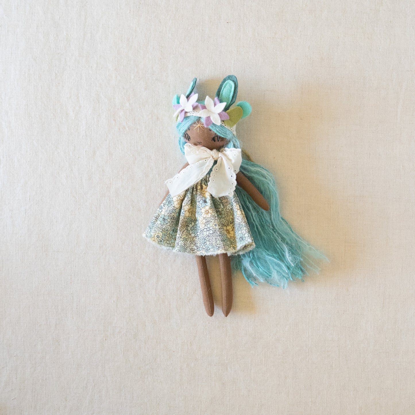 glitter pool petal pixie