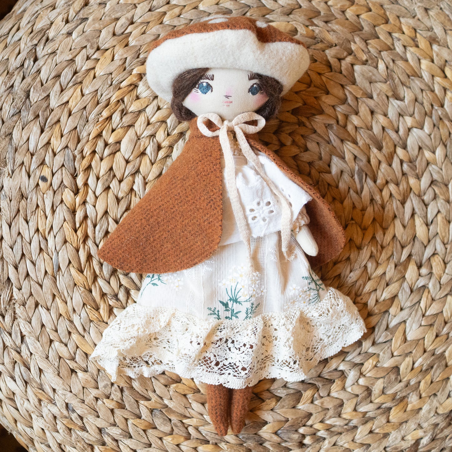 wren mushroom fairytale girl