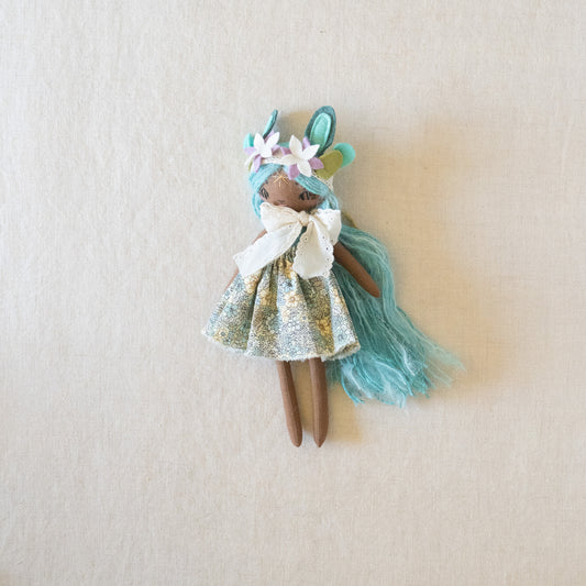 glitter pool petal pixie