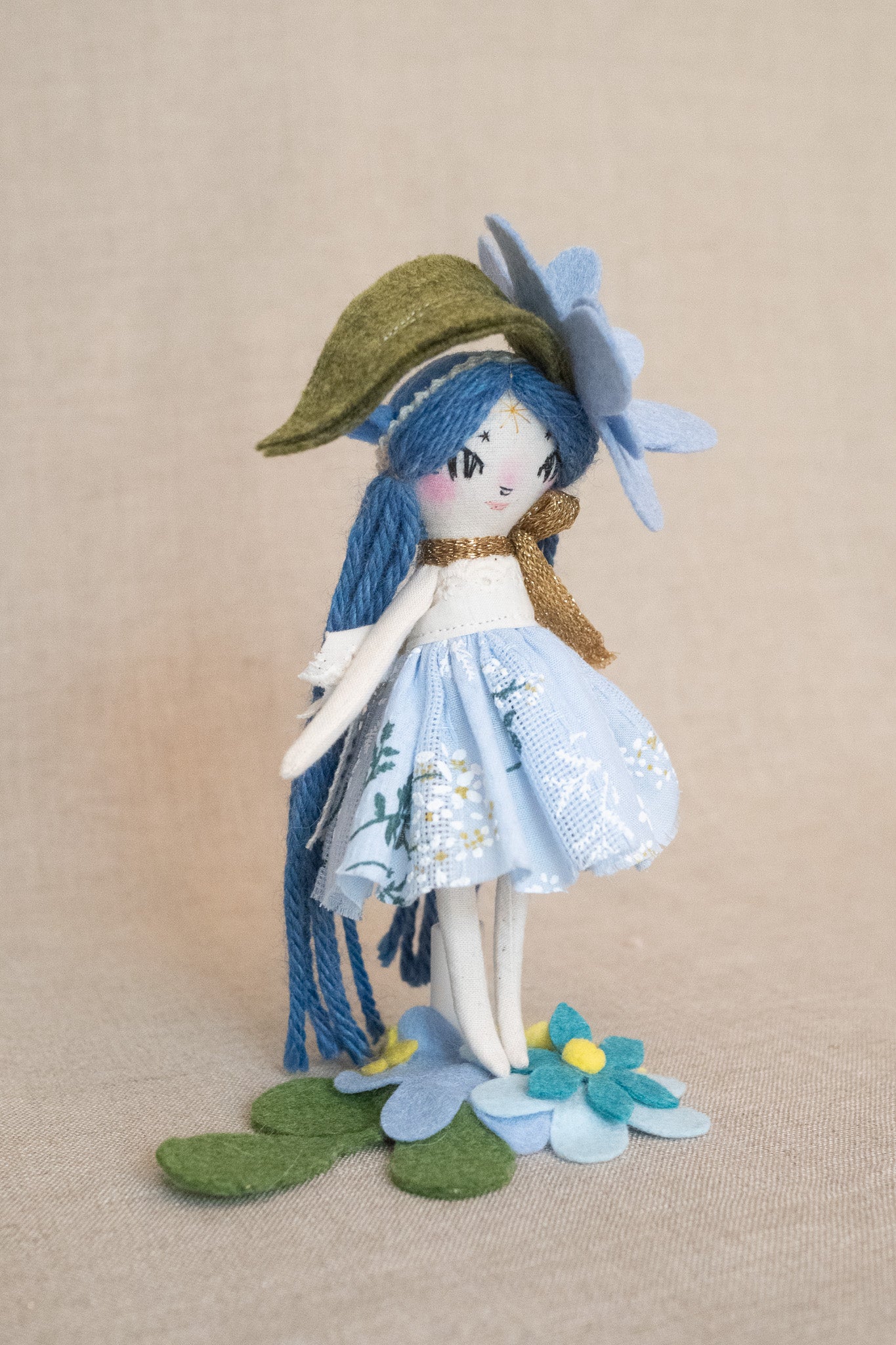 delphinium wee pixie