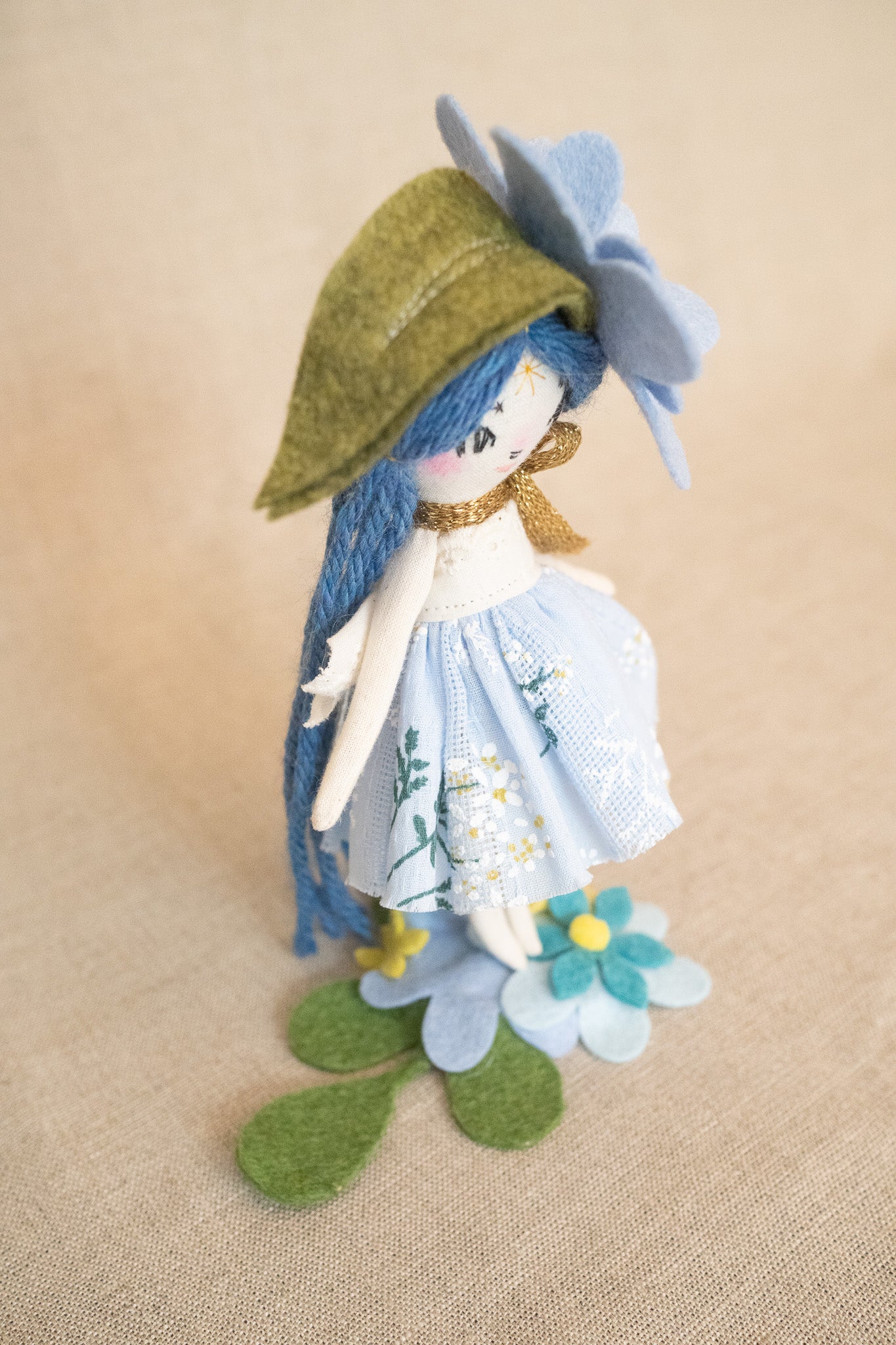 delphinium wee pixie