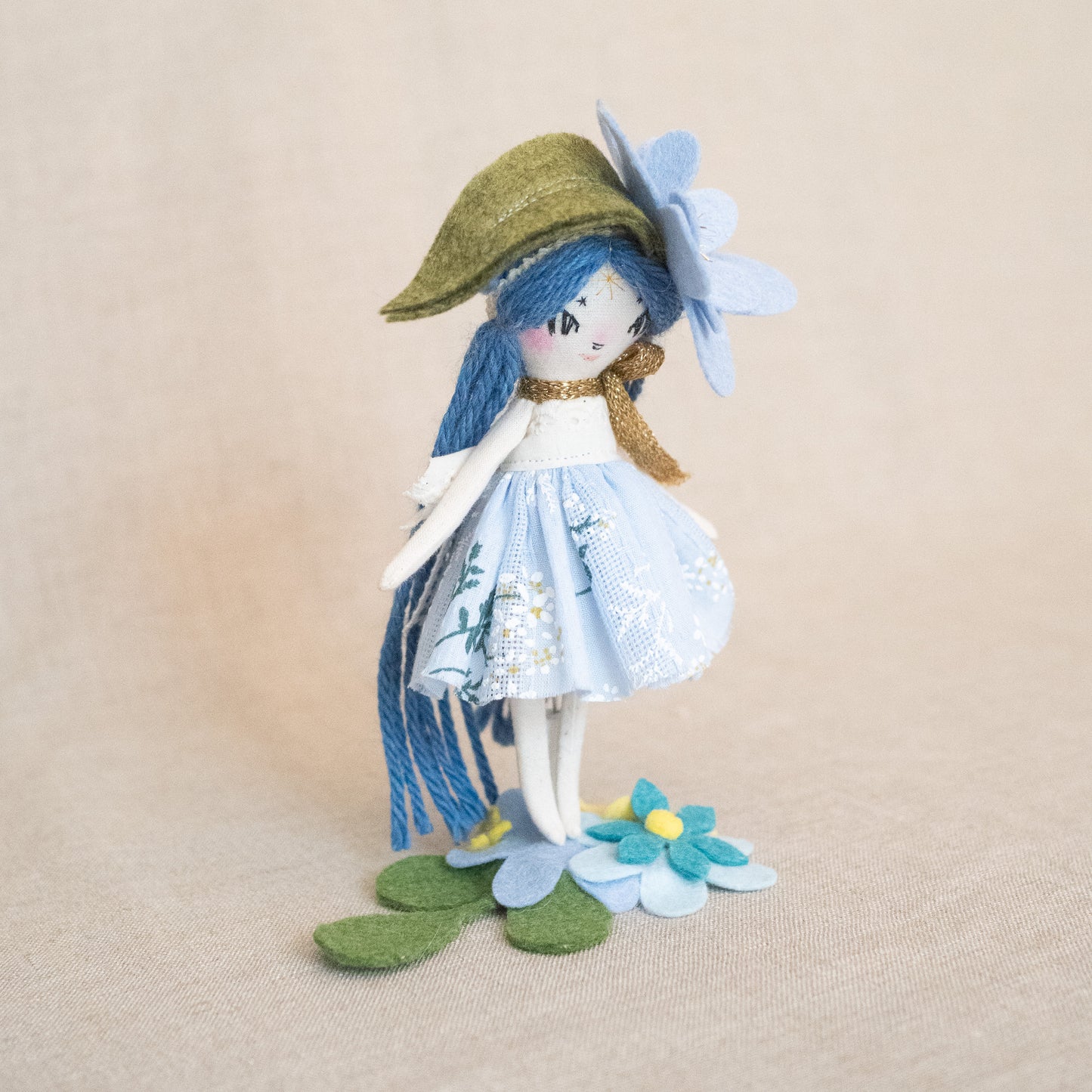 delphinium wee pixie